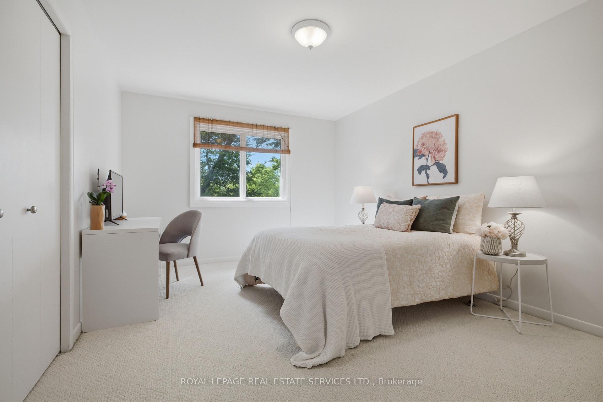 Photo 25 of 11 Regency Court, Oakville, College Park — HOMEH