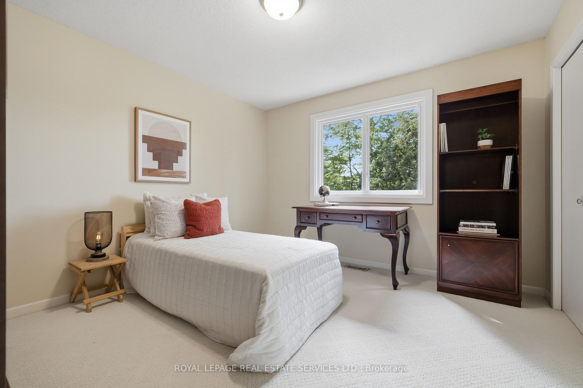 Photo 26 of 11 Regency Court, Oakville, College Park — HOMEH