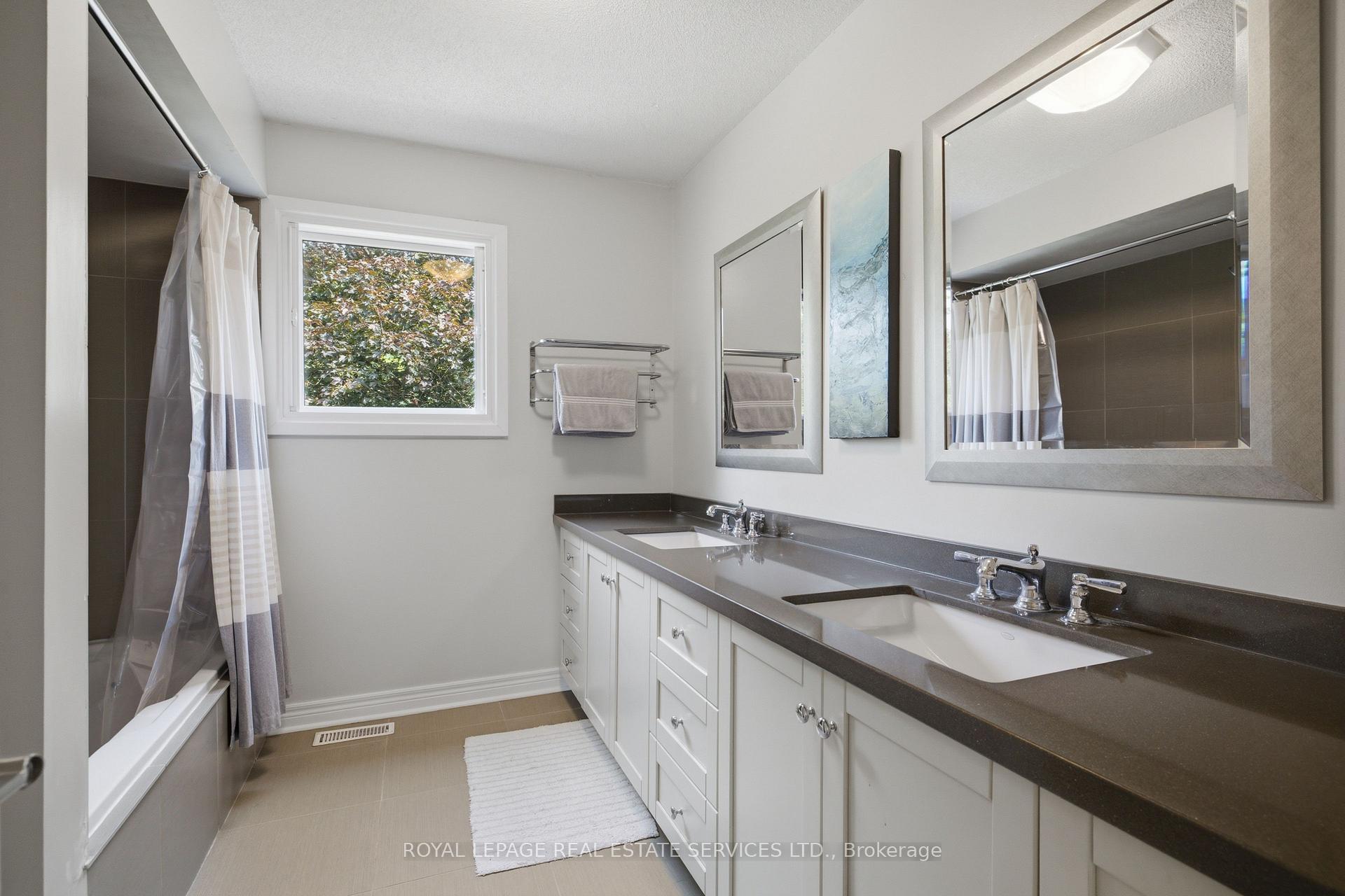 Photo 27 of 11 Regency Court, Oakville, College Park — HOMEH