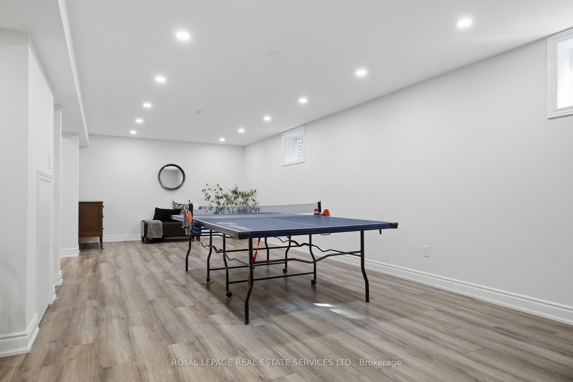 Photo 32 of 11 Regency Court, Oakville, College Park — HOMEH