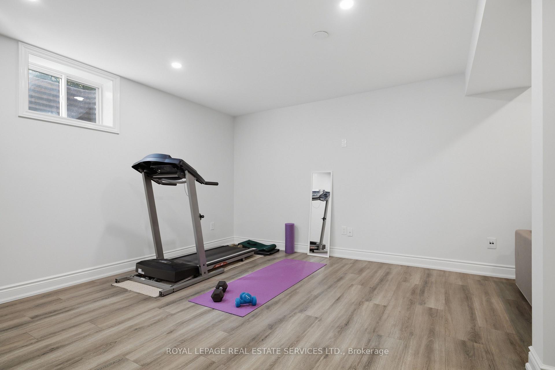 Photo 33 of 11 Regency Court, Oakville, College Park — HOMEH