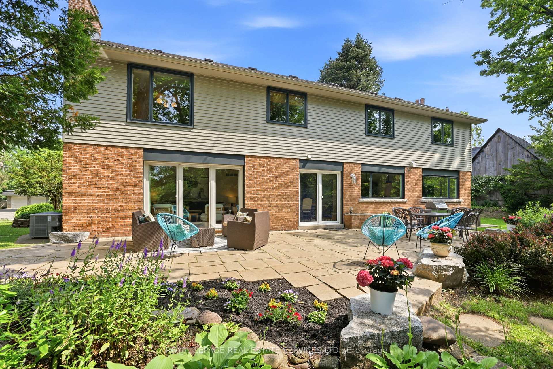 Photo 34 of 11 Regency Court, Oakville, College Park — HOMEH
