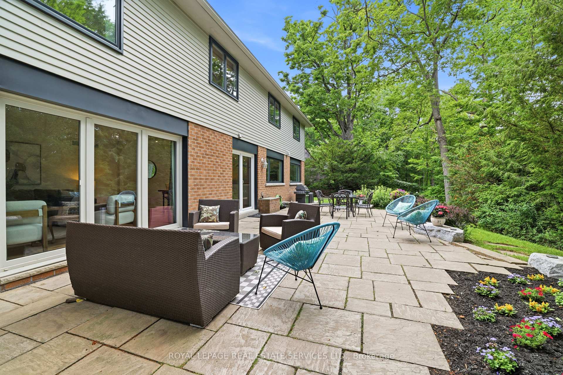 Photo 39 of 11 Regency Court, Oakville, College Park — HOMEH