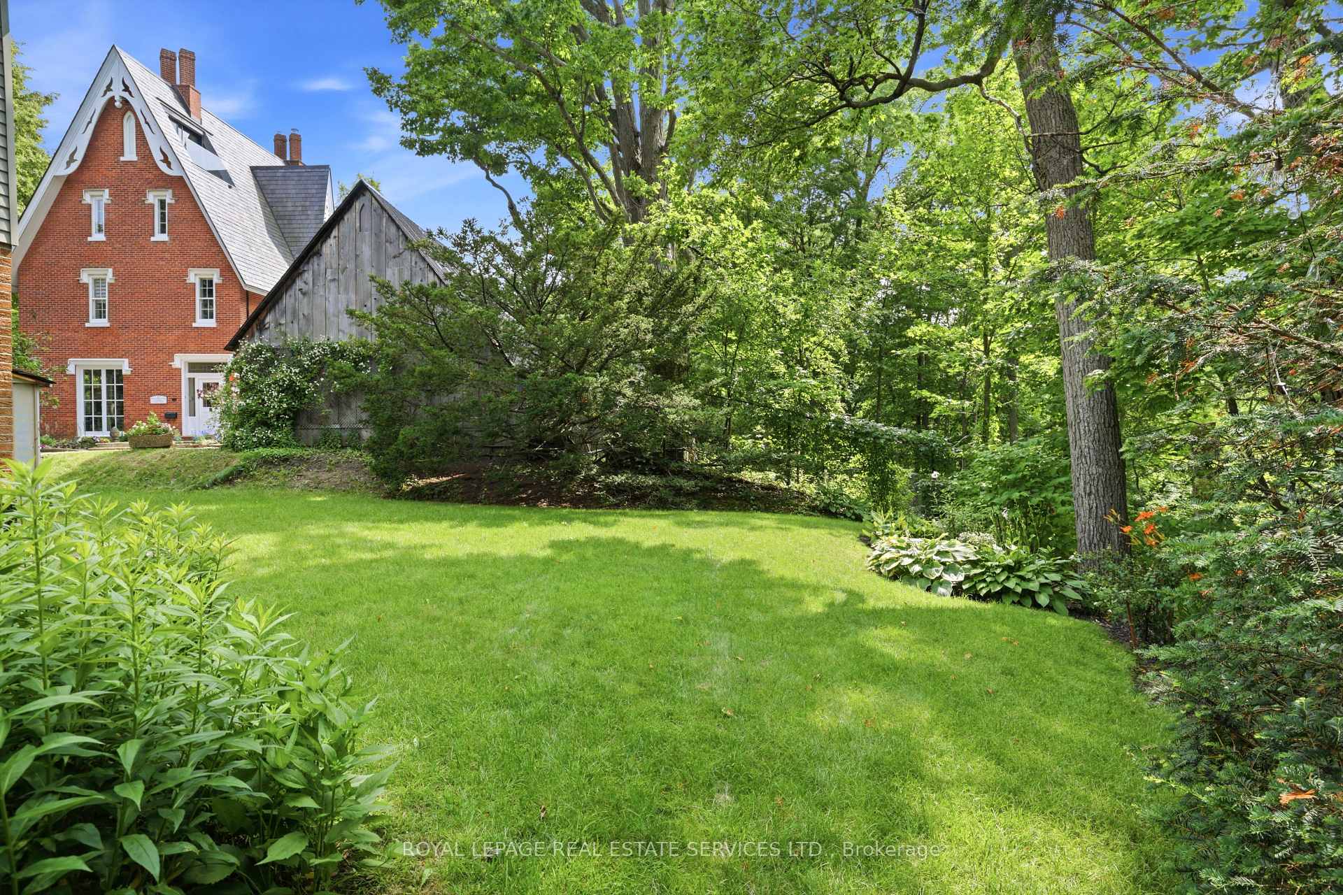 Photo 40 of 11 Regency Court, Oakville, College Park — HOMEH