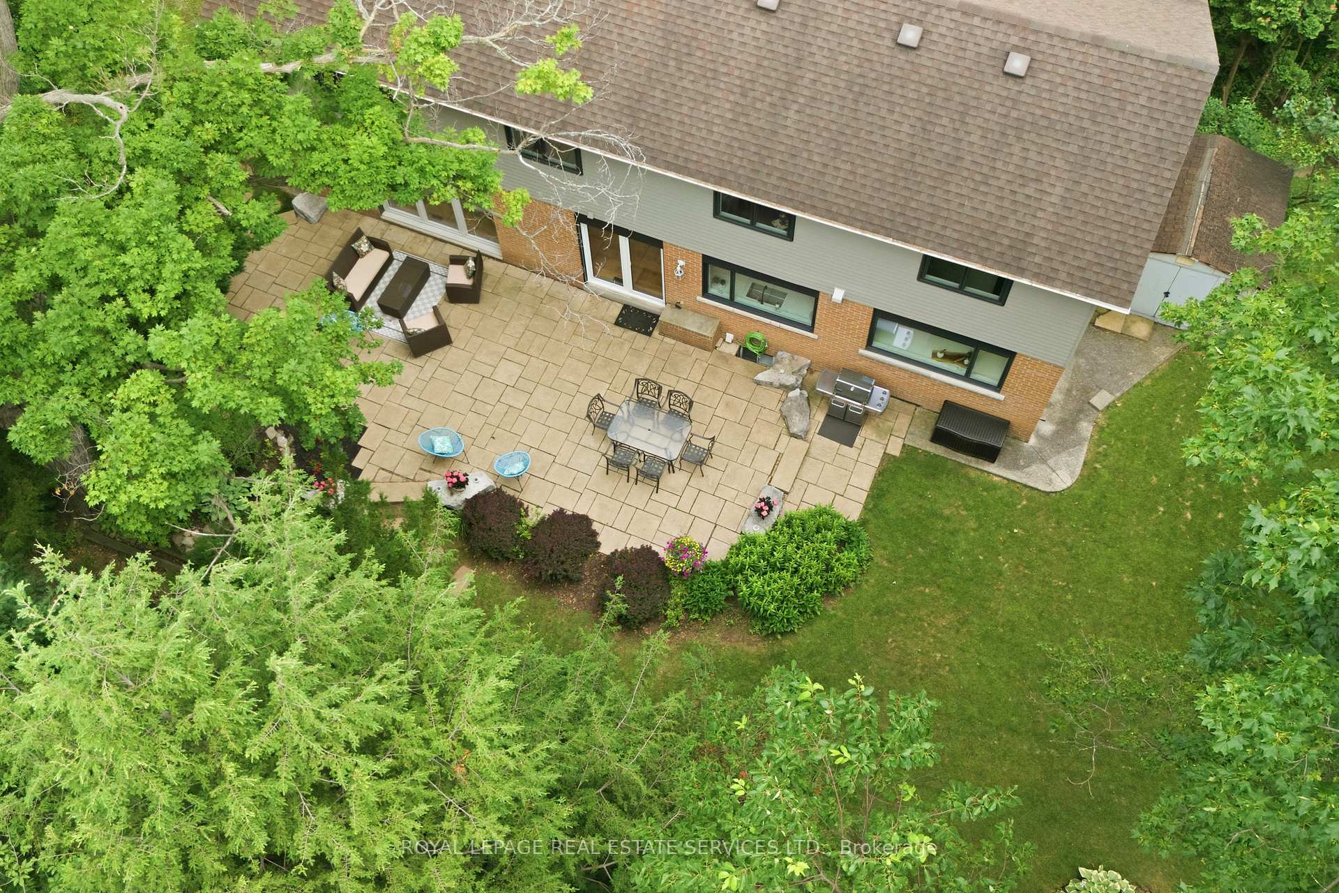 Photo 41 of 11 Regency Court, Oakville, College Park — HOMEH
