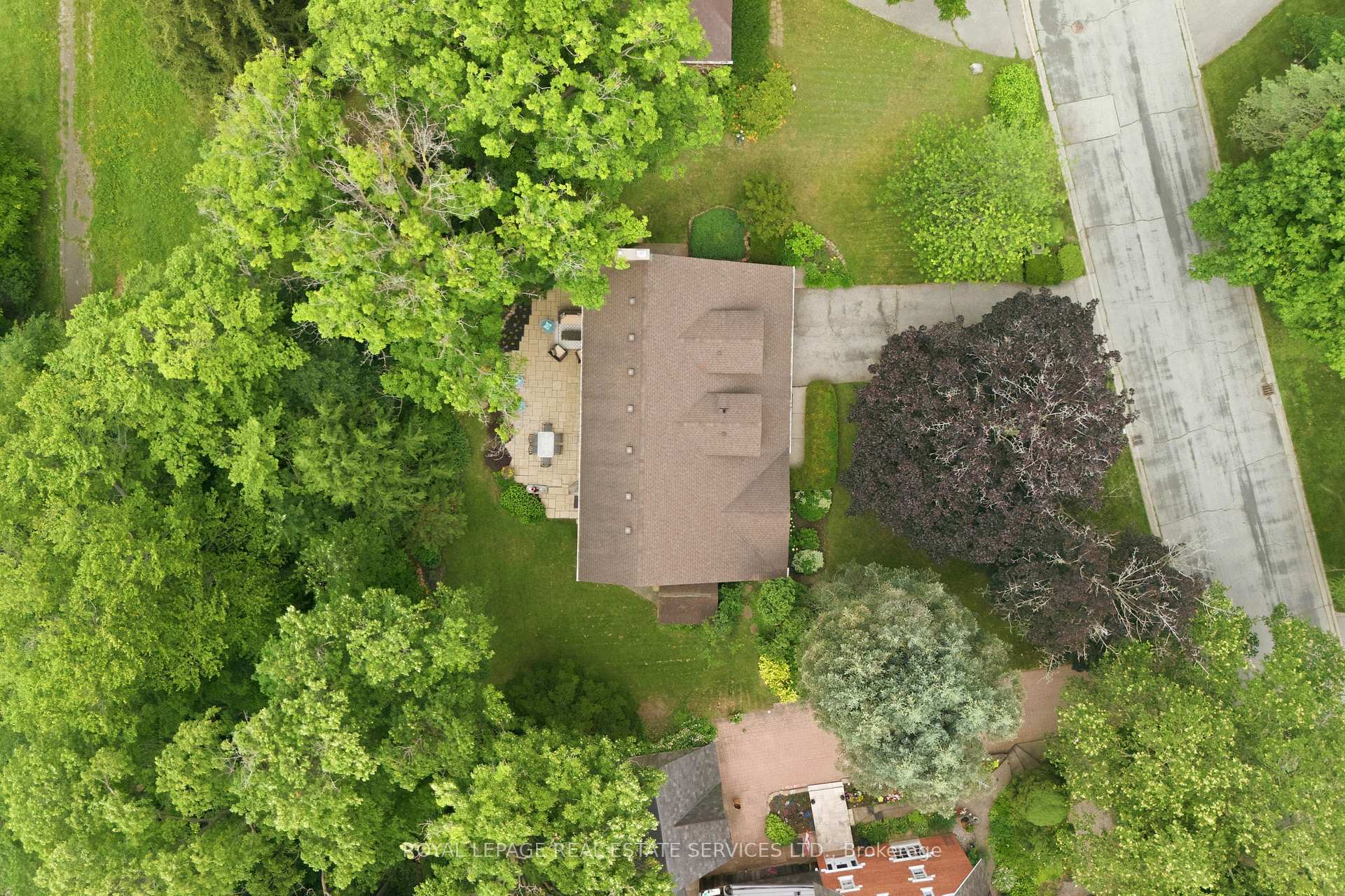 Photo 42 of 11 Regency Court, Oakville, College Park — HOMEH