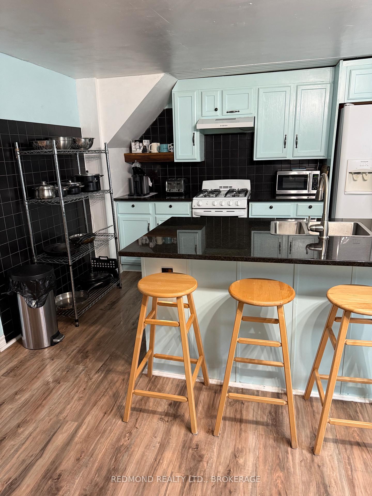 Photo 10 of 590 Queen Street, Gananoque, Gananoque — HOMEH