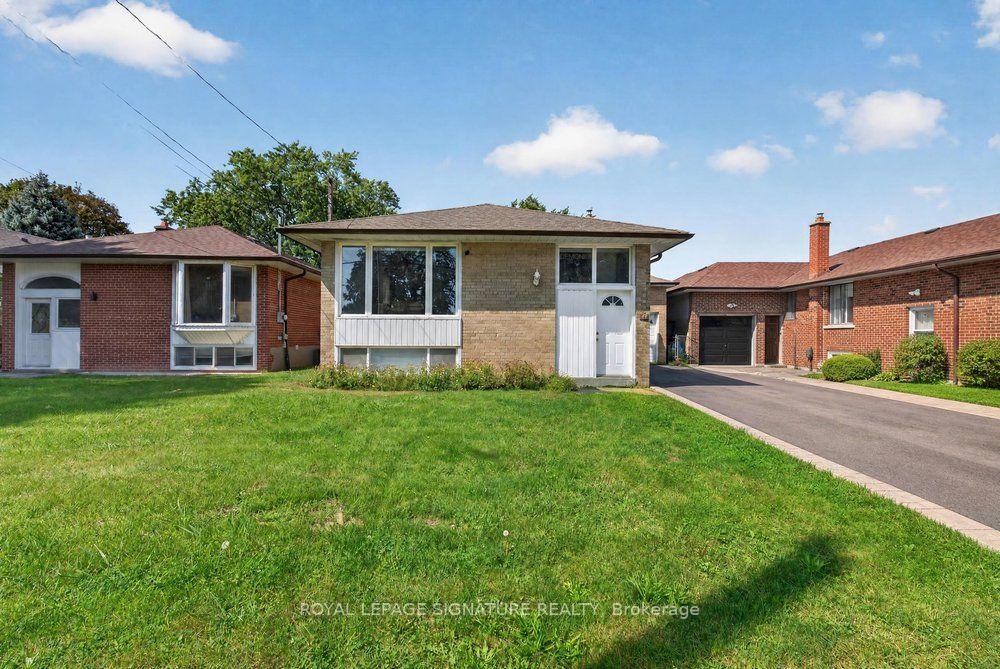 Photo 2 of 128 Trinnell Boulevard, Scarborough, Clairlea-Birchmount — HOMEH