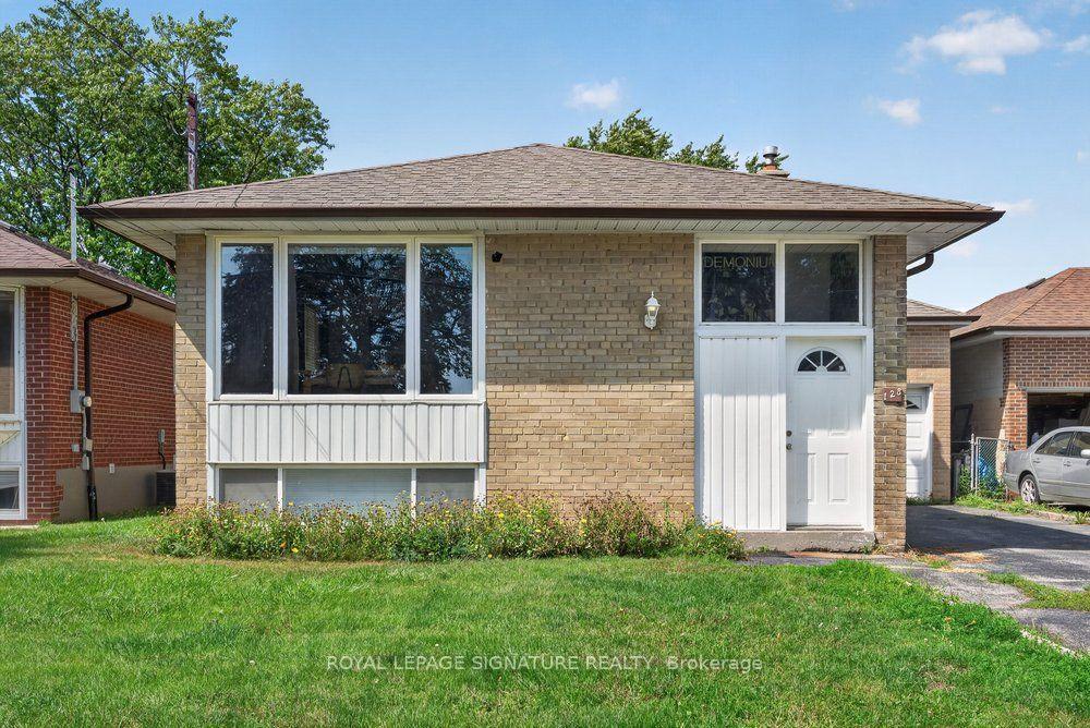Photo 5 of 128 Trinnell Boulevard, Scarborough, Clairlea-Birchmount — HOMEH