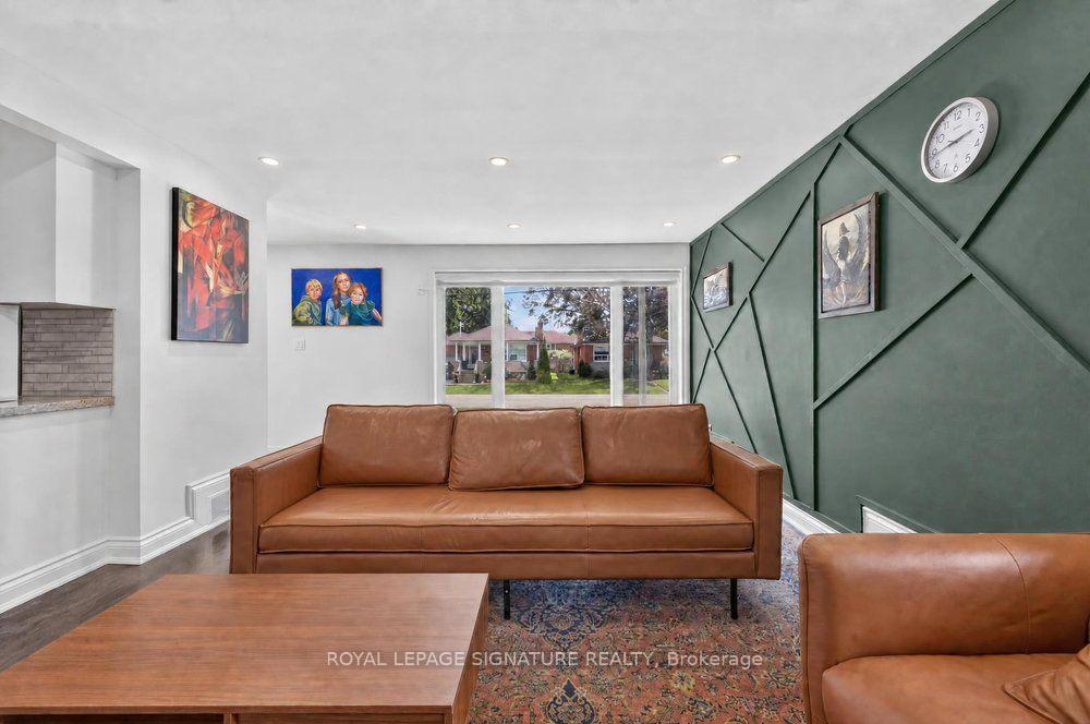 Photo 16 of 128 Trinnell Boulevard, Scarborough, Clairlea-Birchmount — HOMEH