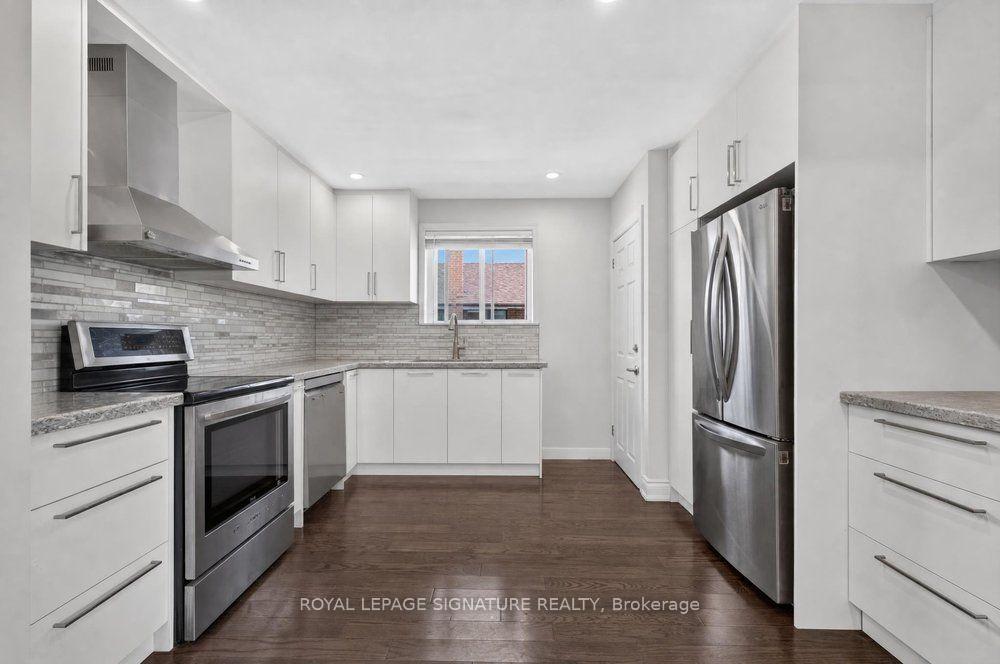 Photo 18 of 128 Trinnell Boulevard, Scarborough, Clairlea-Birchmount — HOMEH