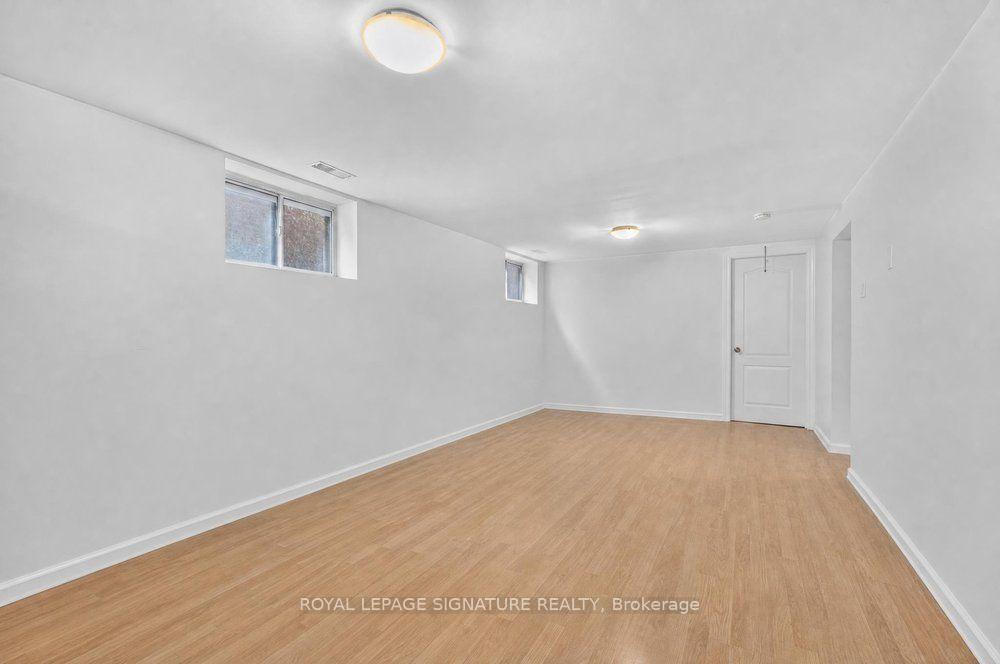 Photo 32 of 128 Trinnell Boulevard, Scarborough, Clairlea-Birchmount — HOMEH