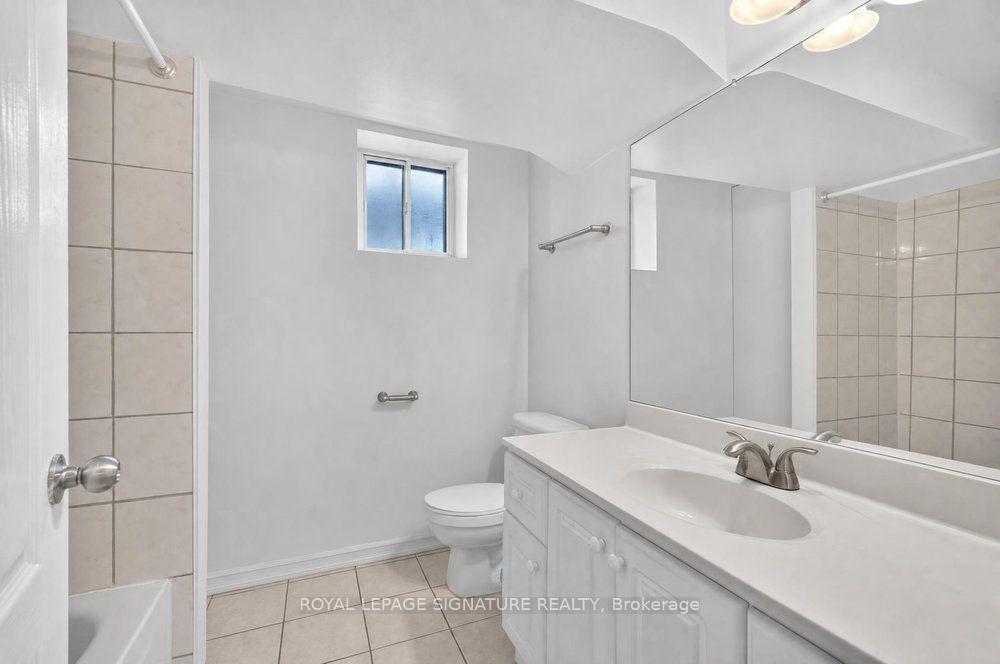 Photo 34 of 128 Trinnell Boulevard, Scarborough, Clairlea-Birchmount — HOMEH