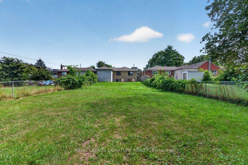 Photo 42 of 128 Trinnell Boulevard, Scarborough, Clairlea-Birchmount — HOMEH