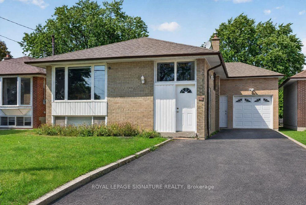 Photo 6 of 128 Trinnell Boulevard, Scarborough, Clairlea-Birchmount — HOMEH