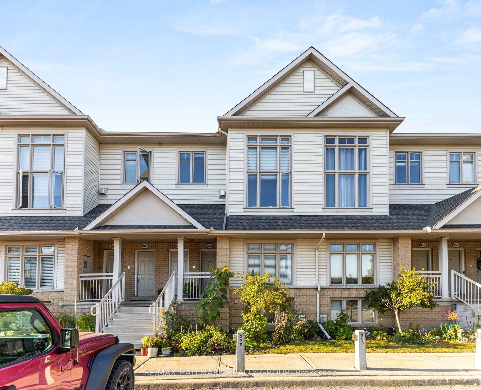 Photo 3 of 358 Galston Private, Ottawa, Mer Bleue/Bradley Estates/Anderson Park — HOMEH