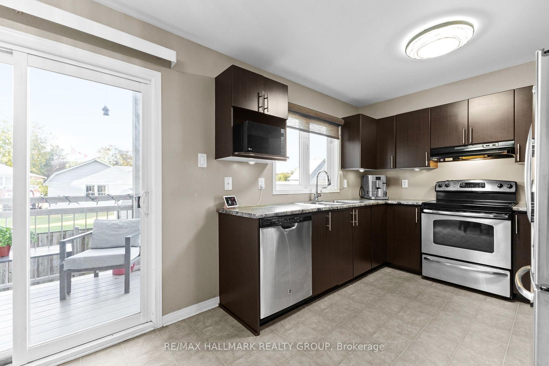 Photo 12 of 358 Galston Private, Ottawa, Mer Bleue/Bradley Estates/Anderson Park — HOMEH