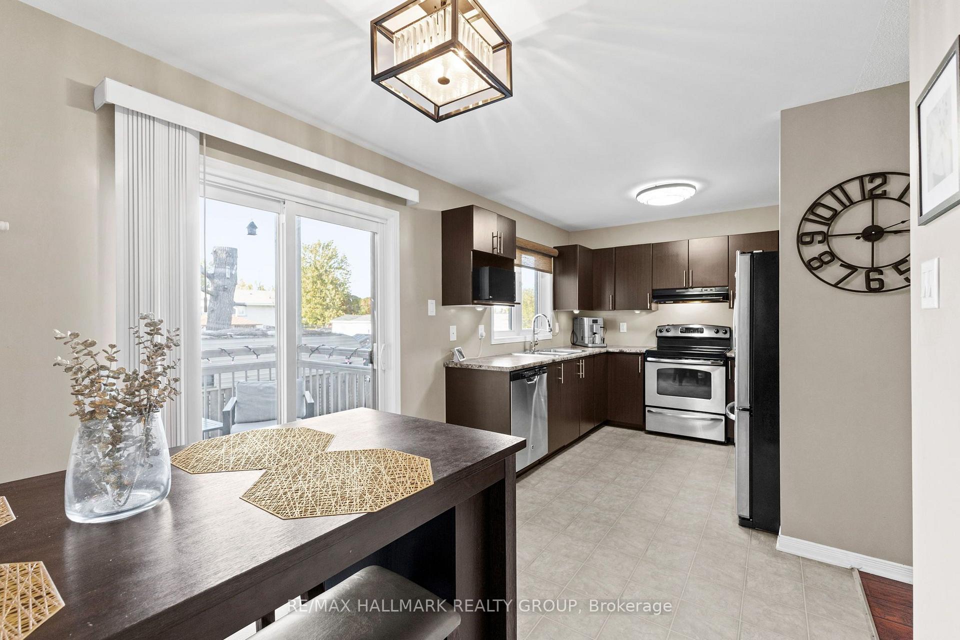 Photo 17 of 358 Galston Private, Ottawa, Mer Bleue/Bradley Estates/Anderson Park — HOMEH
