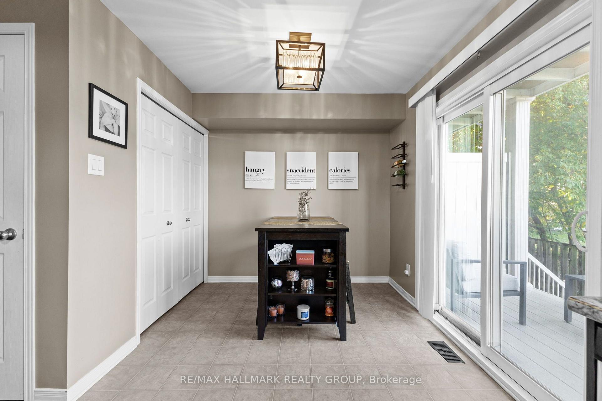 Photo 18 of 358 Galston Private, Ottawa, Mer Bleue/Bradley Estates/Anderson Park — HOMEH
