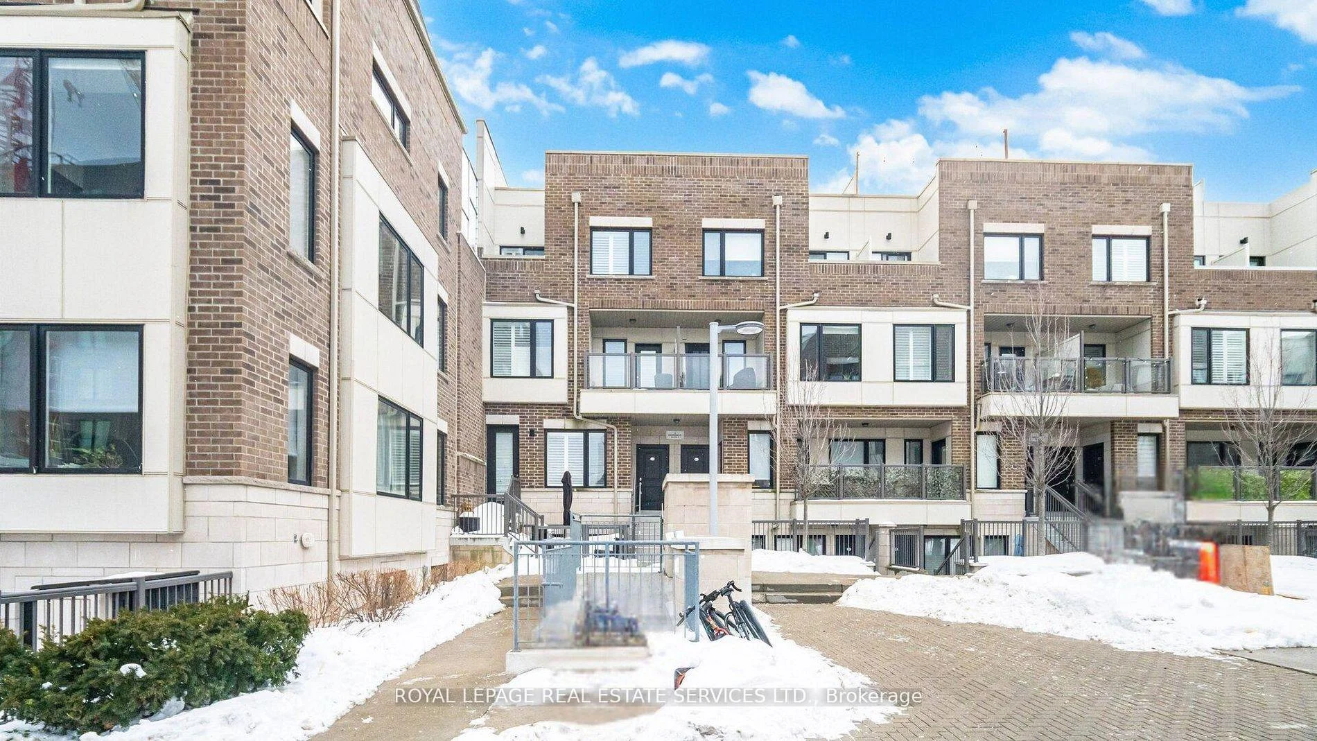 Photo 3 of Unit 402, 8 Drummond Street, Etobicoke, Mimico — HOMEH