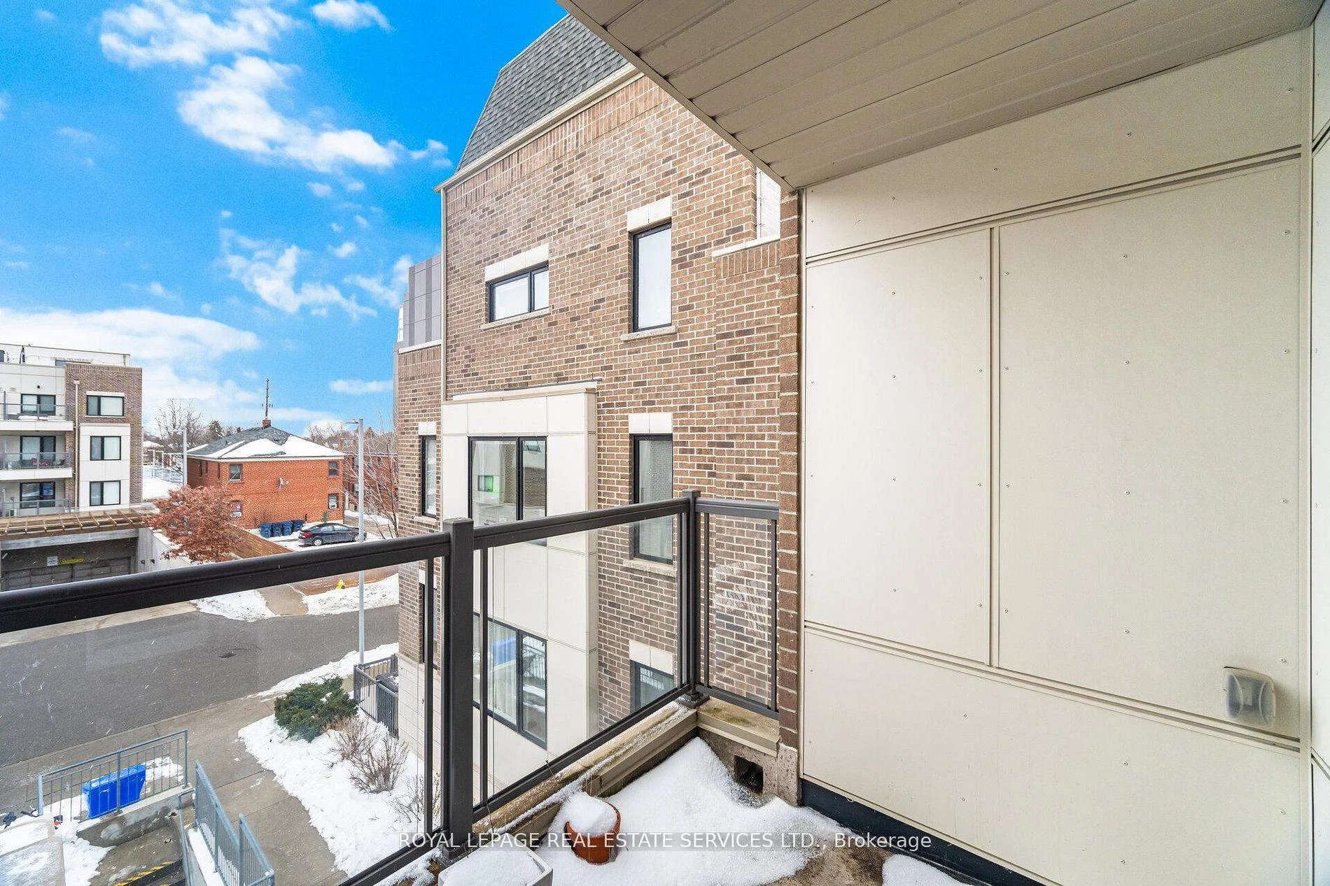 Photo 18 of Unit 402, 8 Drummond Street, Etobicoke, Mimico — HOMEH