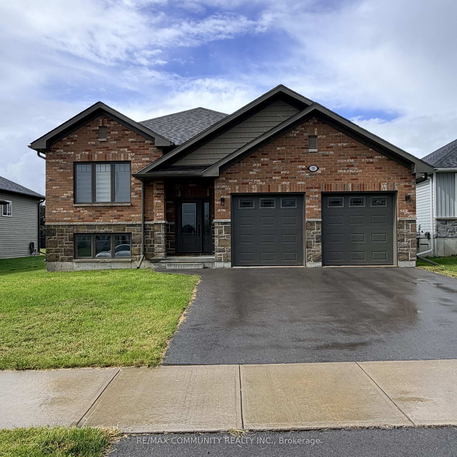 Photo 1 of 10 Redwood Drive, Belleville, Thurlow Ward — HOMEH