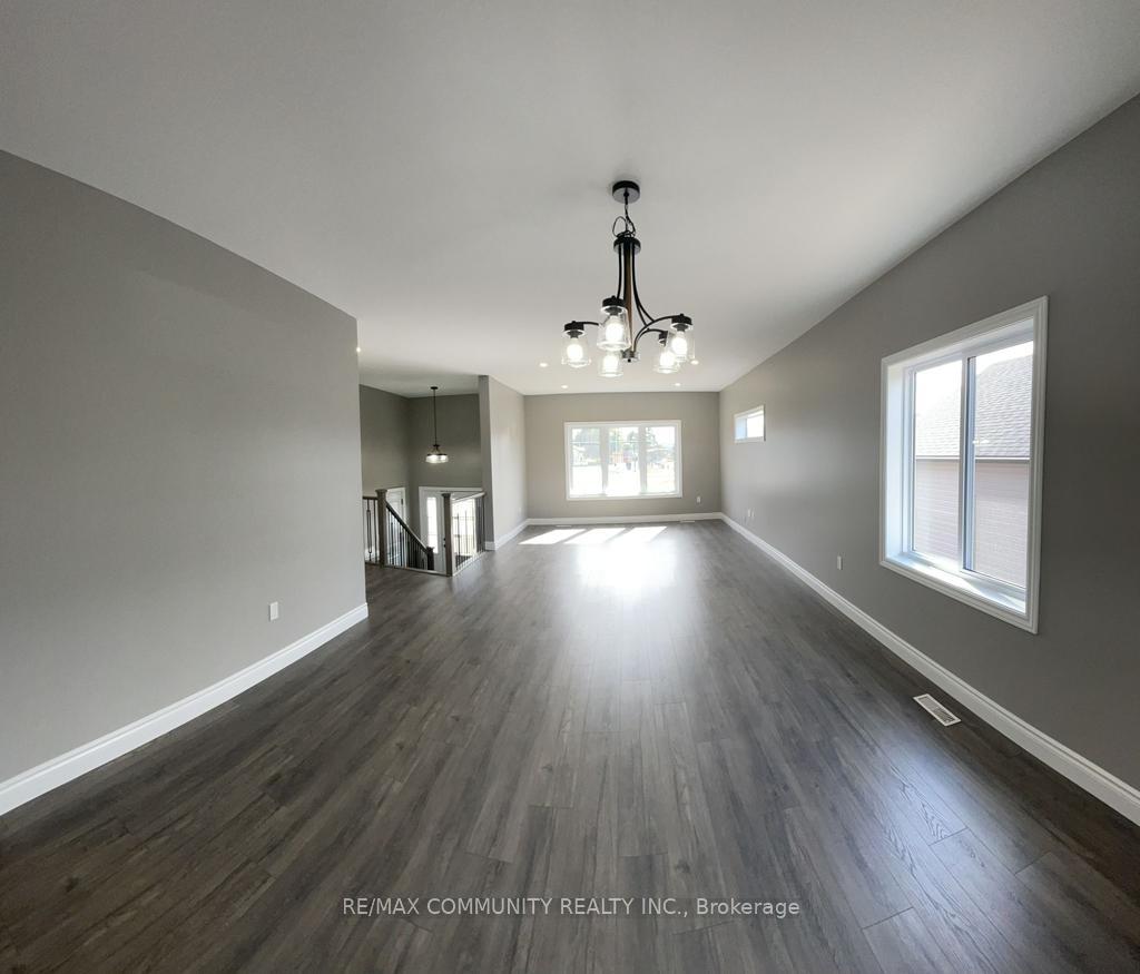 Photo 2 of 10 Redwood Drive, Belleville, Thurlow Ward — HOMEH