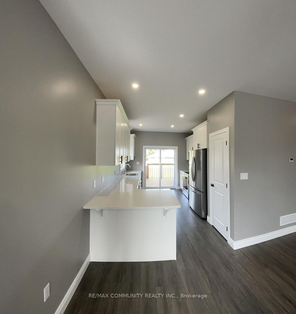 Photo 8 of 10 Redwood Drive, Belleville, Thurlow Ward — HOMEH
