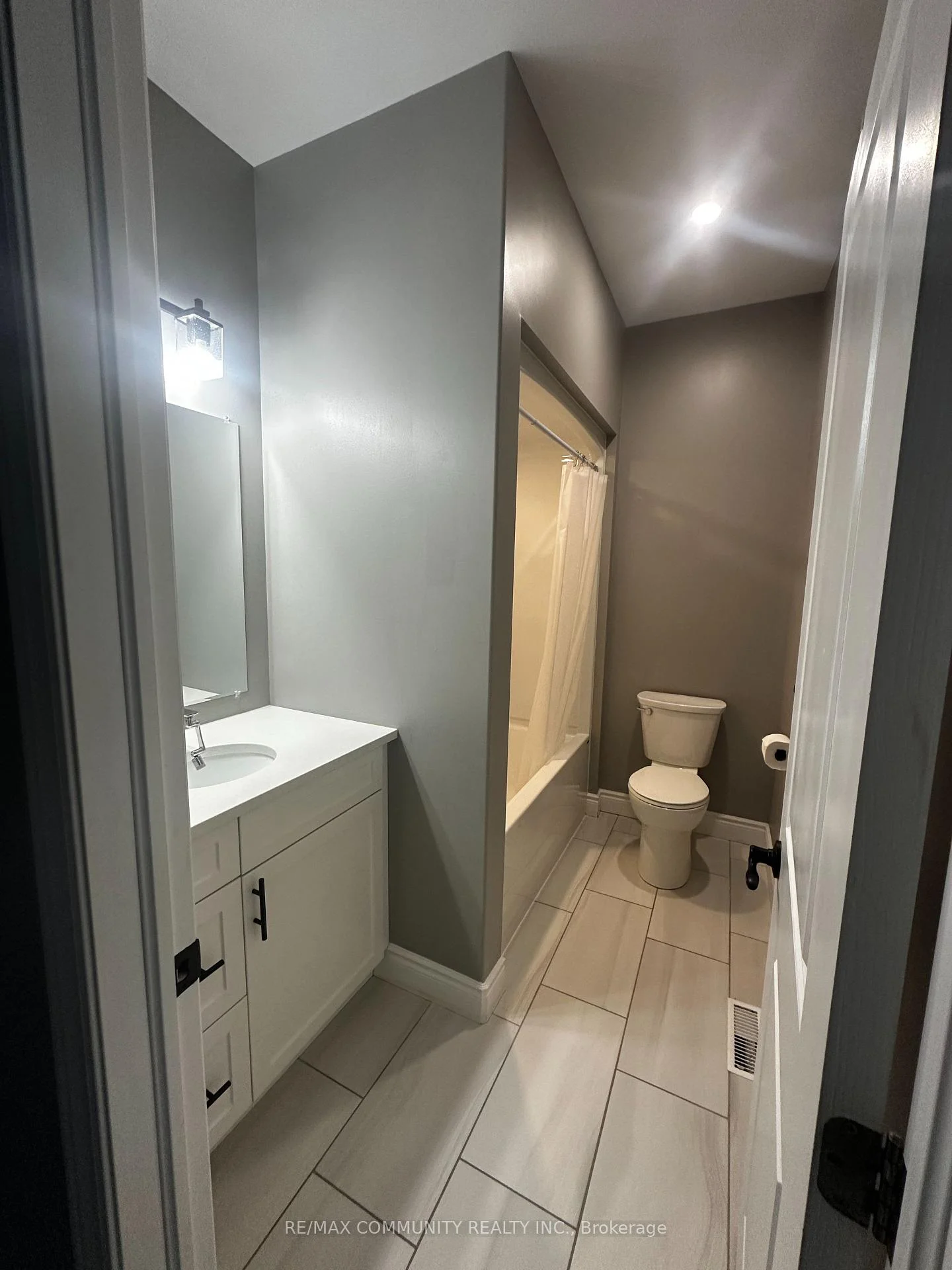 Photo 21 of 10 Redwood Drive, Belleville, Thurlow Ward — HOMEH