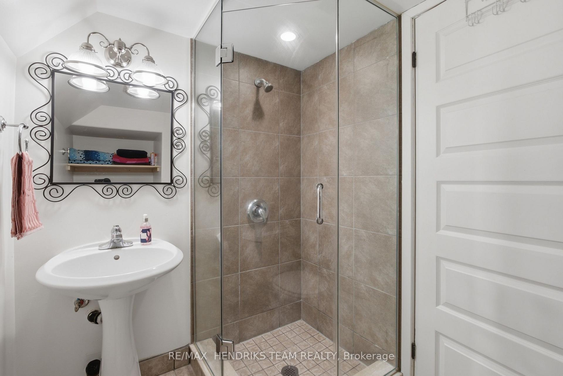 Photo 31 of 138 Kathleen Street, Guelph, Exhibition Park — HOMEH