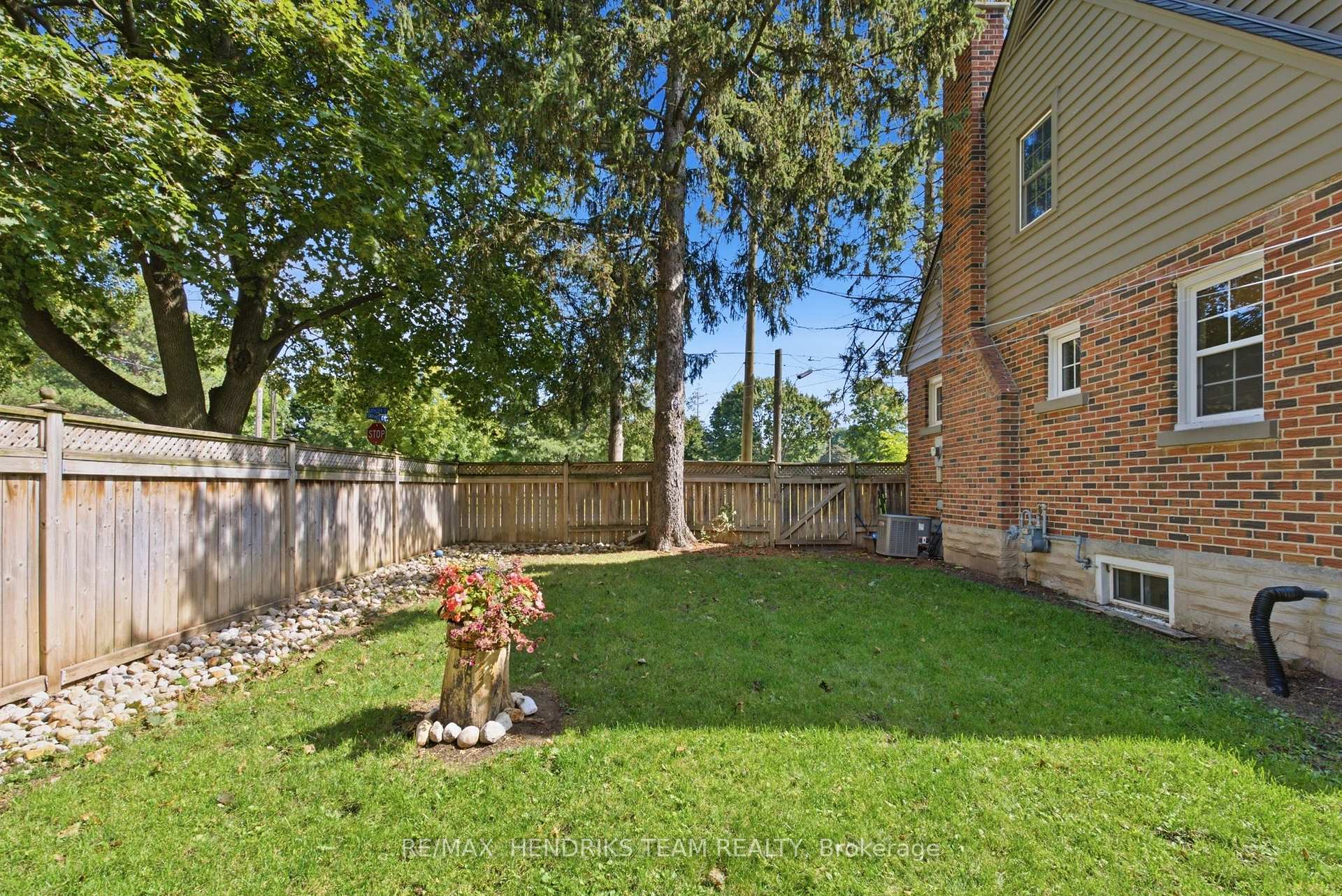Photo 38 of 138 Kathleen Street, Guelph, Exhibition Park — HOMEH