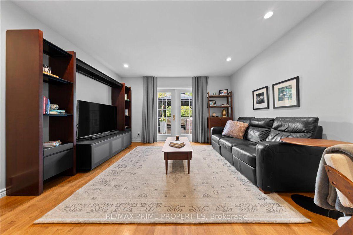 Photo 6 of 1009 Driftwood Crescent, Ottawa, Convent Glen — HOMEH