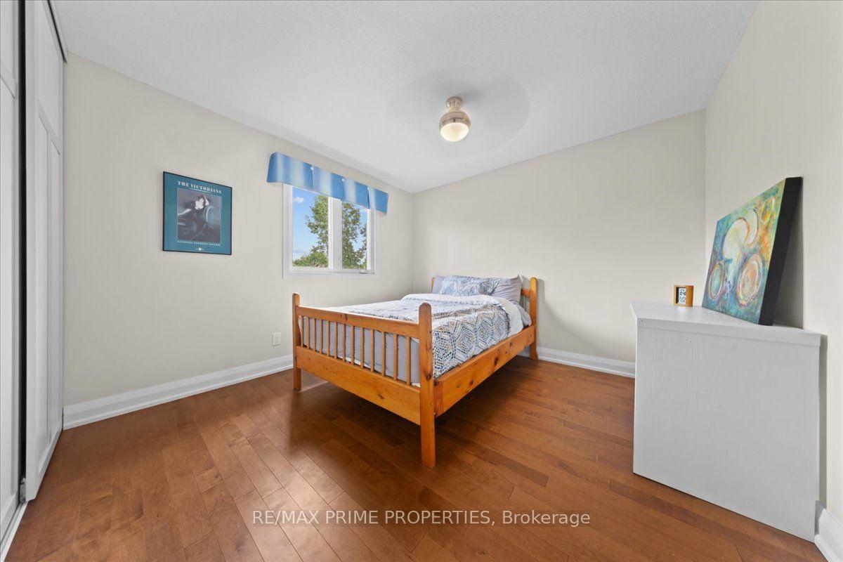 Photo 29 of 1009 Driftwood Crescent, Ottawa, Convent Glen — HOMEH