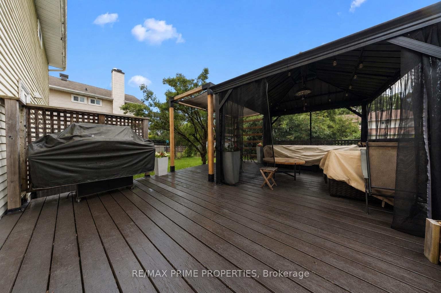 Photo 35 of 1009 Driftwood Crescent, Ottawa, Convent Glen — HOMEH