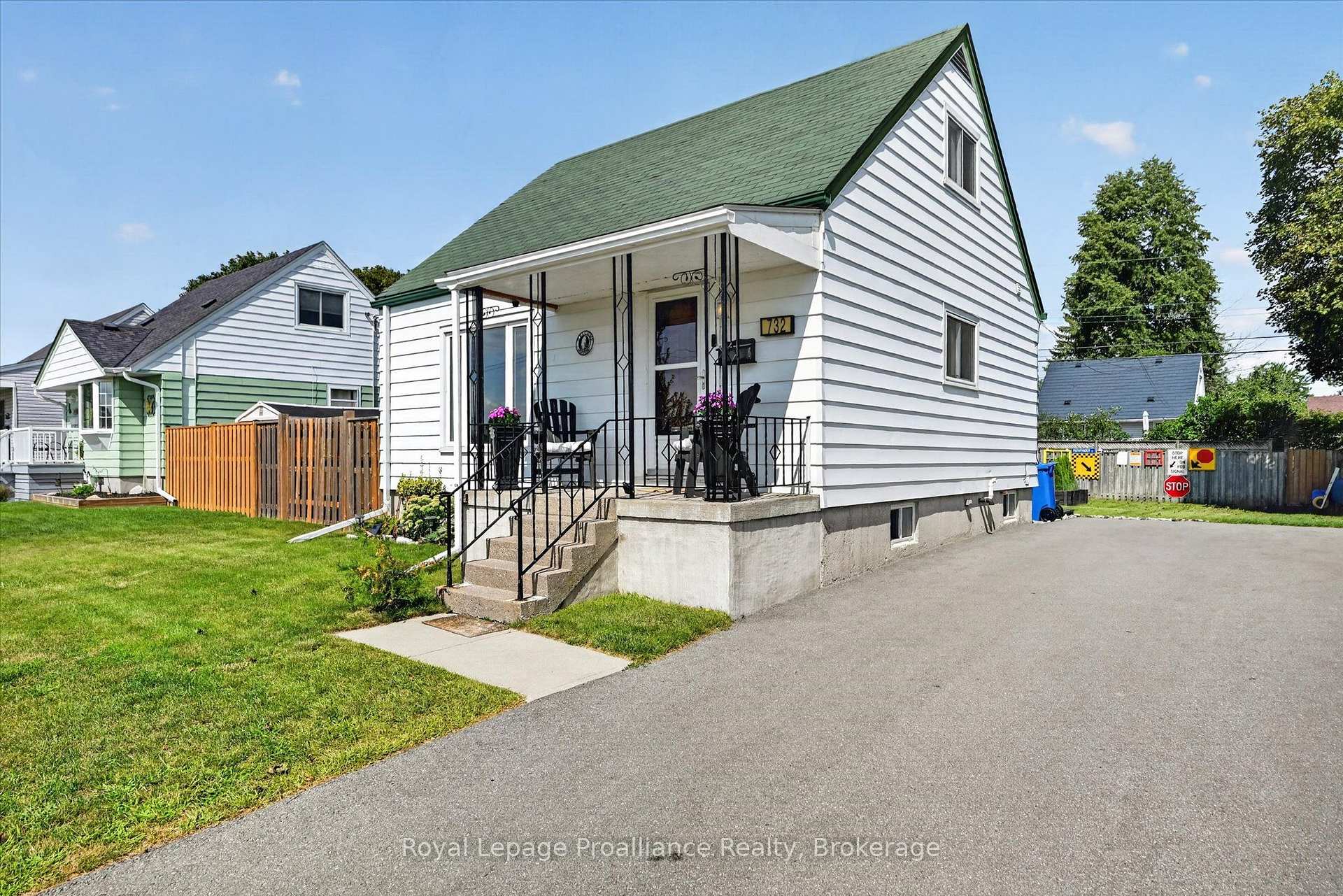 Photo 4 of 732 Gillespie Avenue, Peterborough, Otonabee Ward 1 — HOMEH