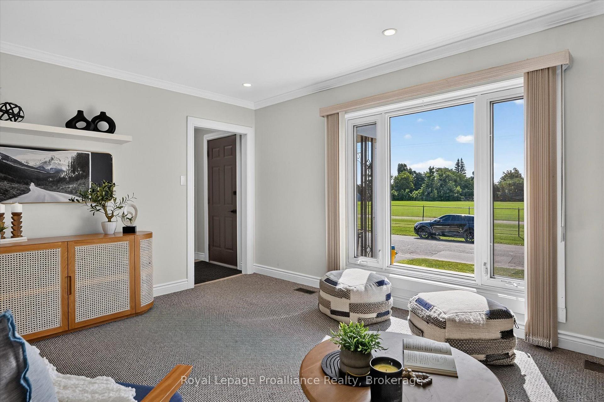 Photo 8 of 732 Gillespie Avenue, Peterborough, Otonabee Ward 1 — HOMEH