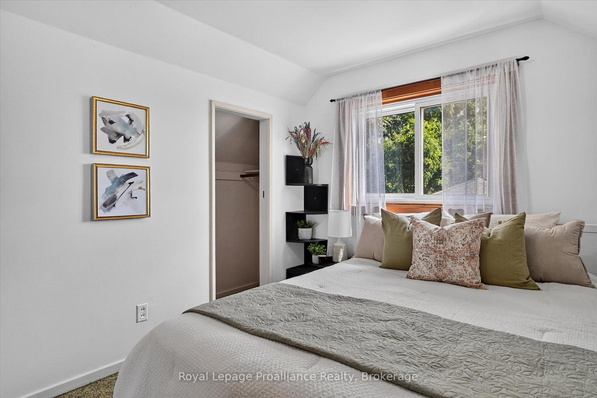 Photo 21 of 732 Gillespie Avenue, Peterborough, Otonabee Ward 1 — HOMEH
