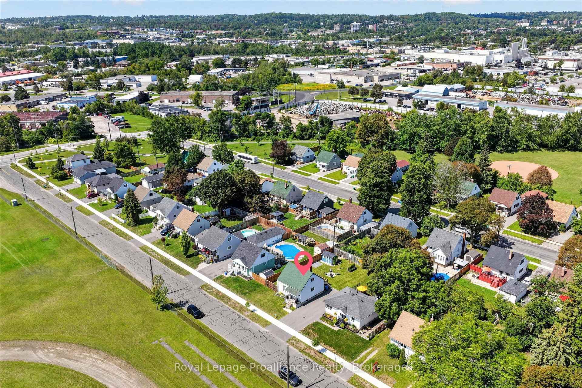 Photo 45 of 732 Gillespie Avenue, Peterborough, Otonabee Ward 1 — HOMEH