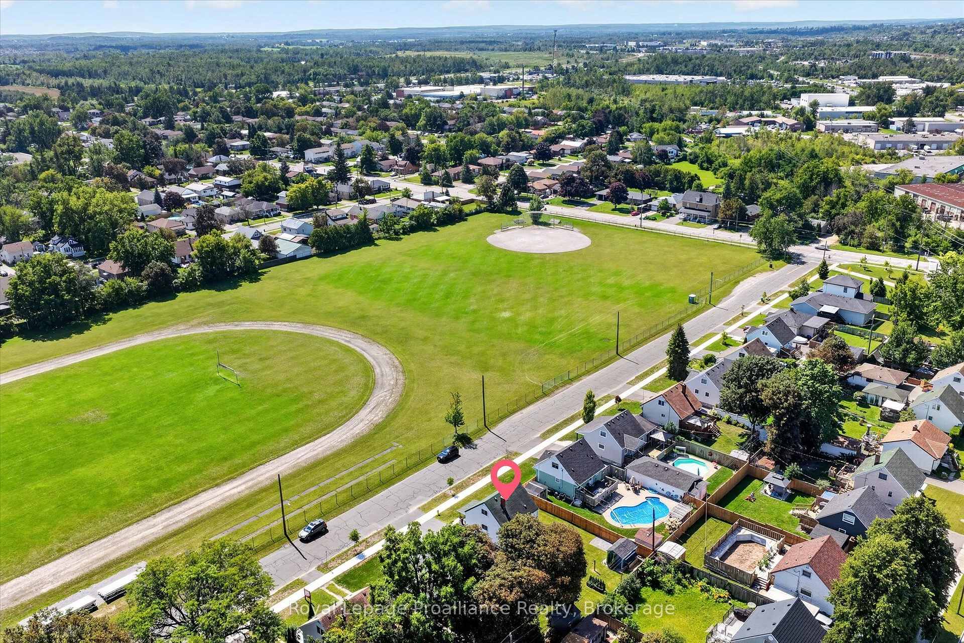Photo 46 of 732 Gillespie Avenue, Peterborough, Otonabee Ward 1 — HOMEH