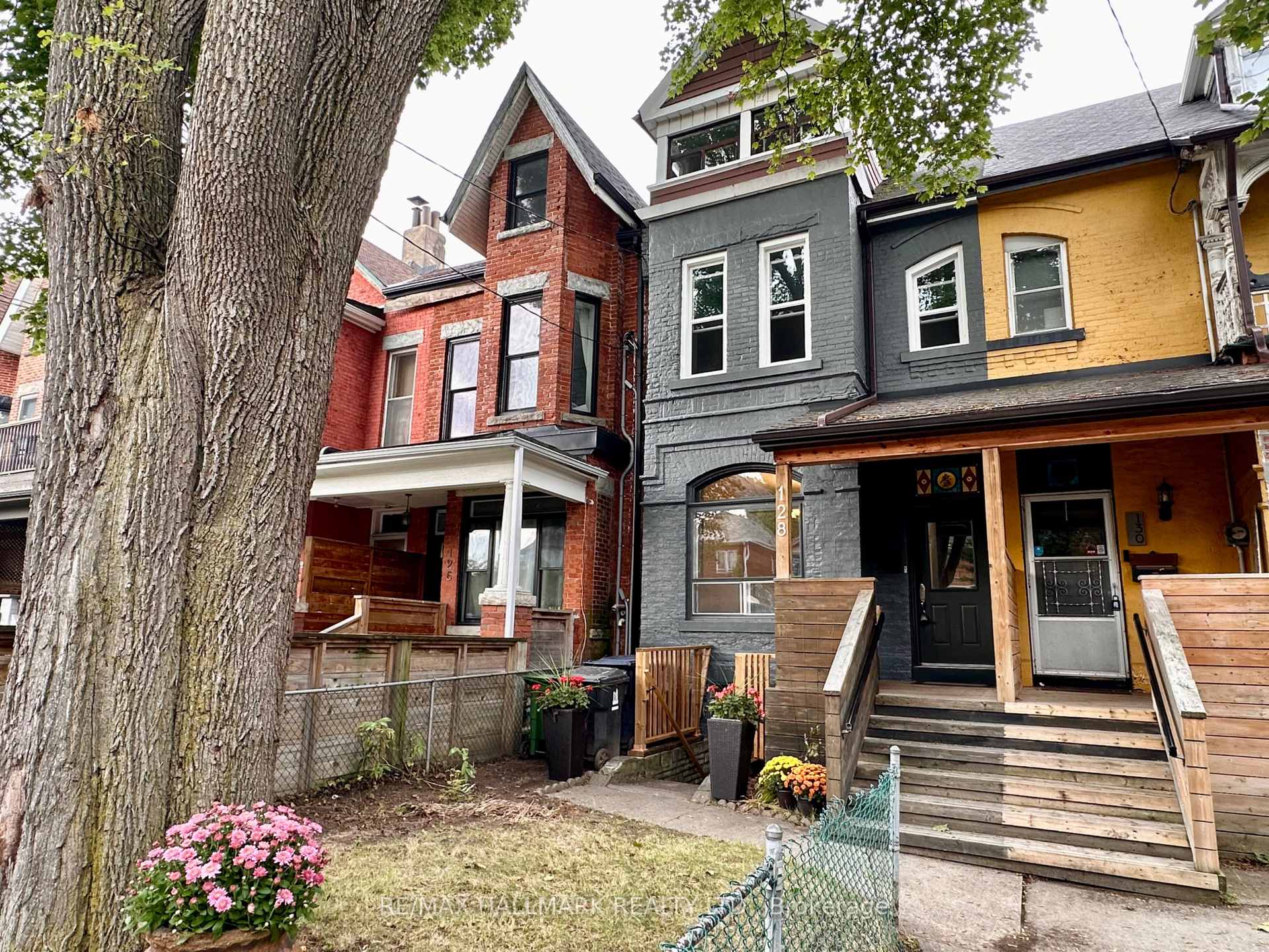 Photo 2 of 128 Brunswick Avenue, Toronto, University — HOMEH