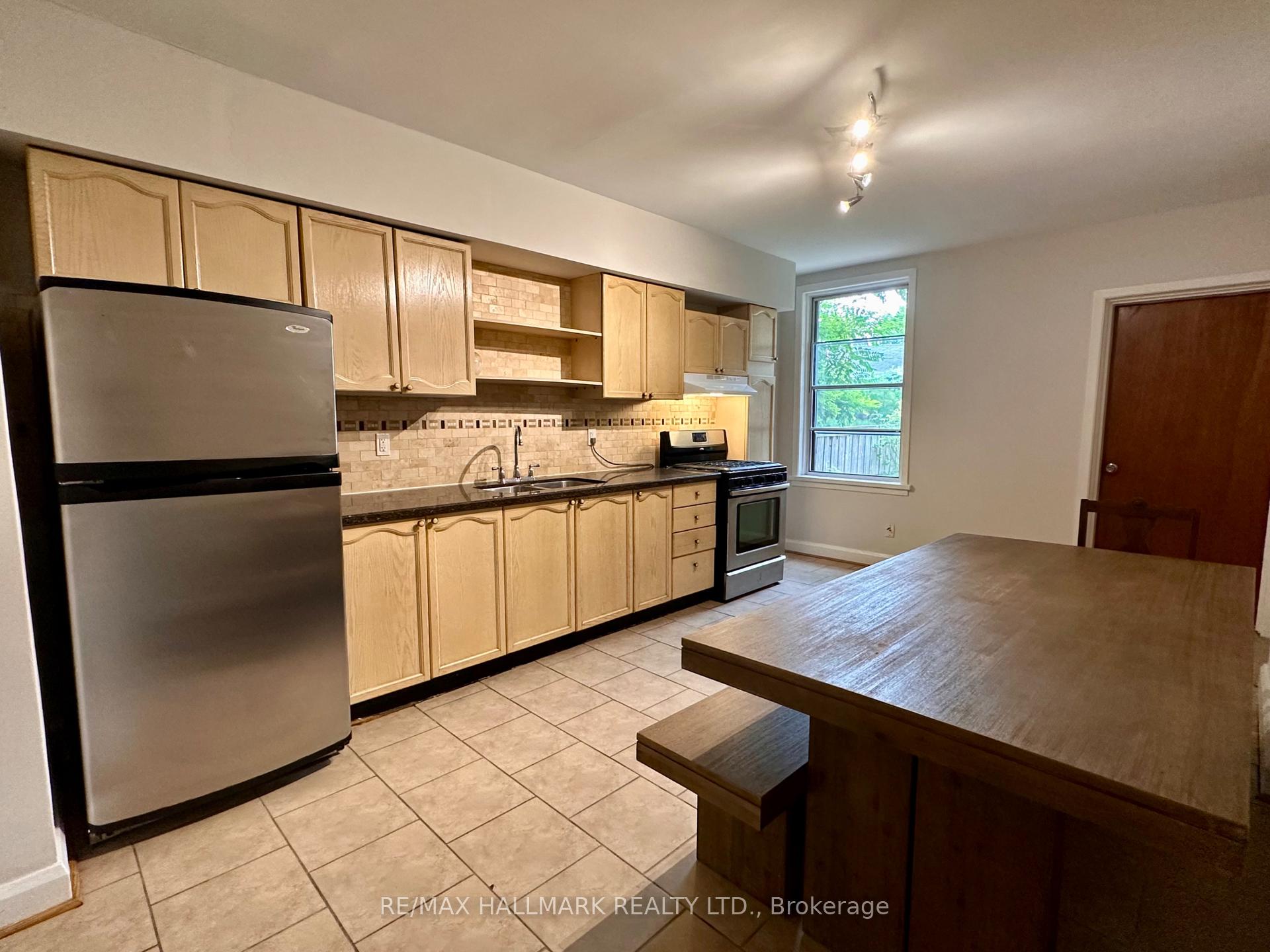 Photo 13 of 128 Brunswick Avenue, Toronto, University — HOMEH