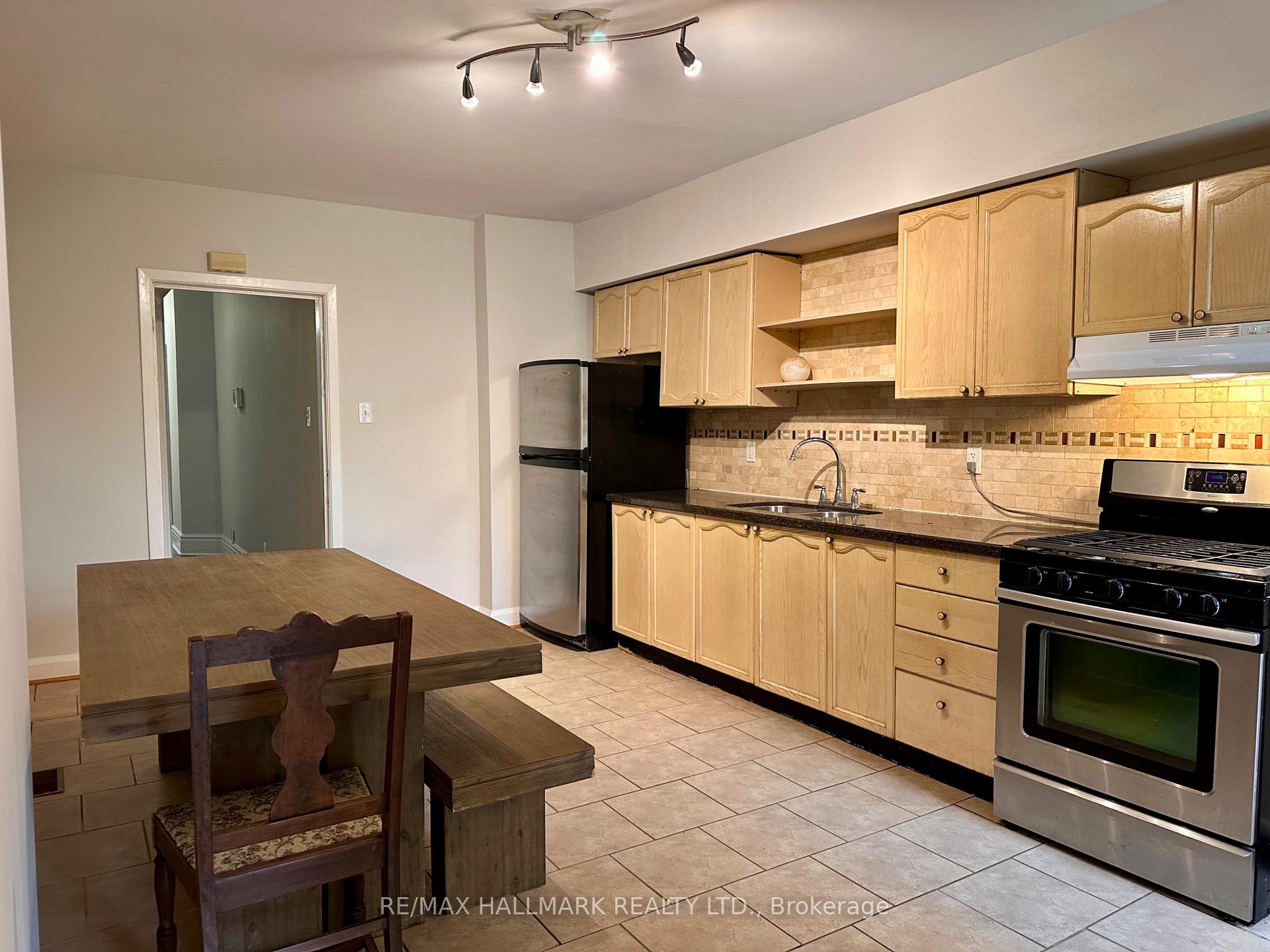 Photo 15 of 128 Brunswick Avenue, Toronto, University — HOMEH