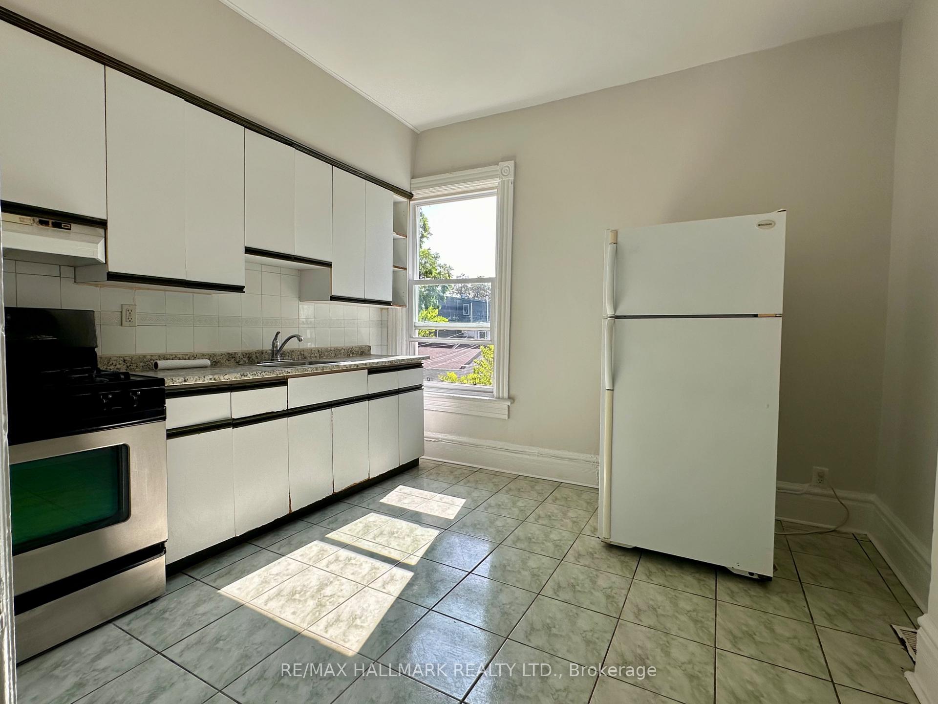 Photo 17 of 128 Brunswick Avenue, Toronto, University — HOMEH