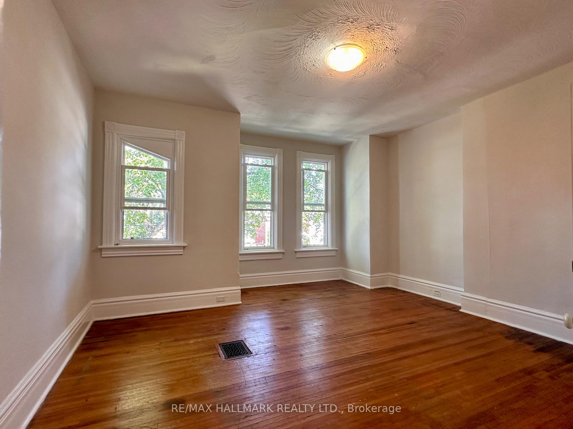Photo 19 of 128 Brunswick Avenue, Toronto, University — HOMEH