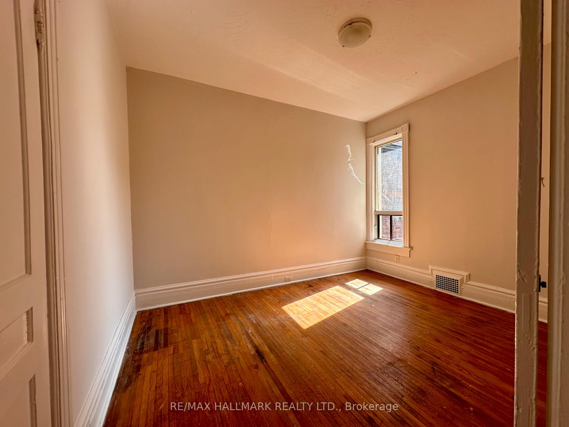 Photo 21 of 128 Brunswick Avenue, Toronto, University — HOMEH