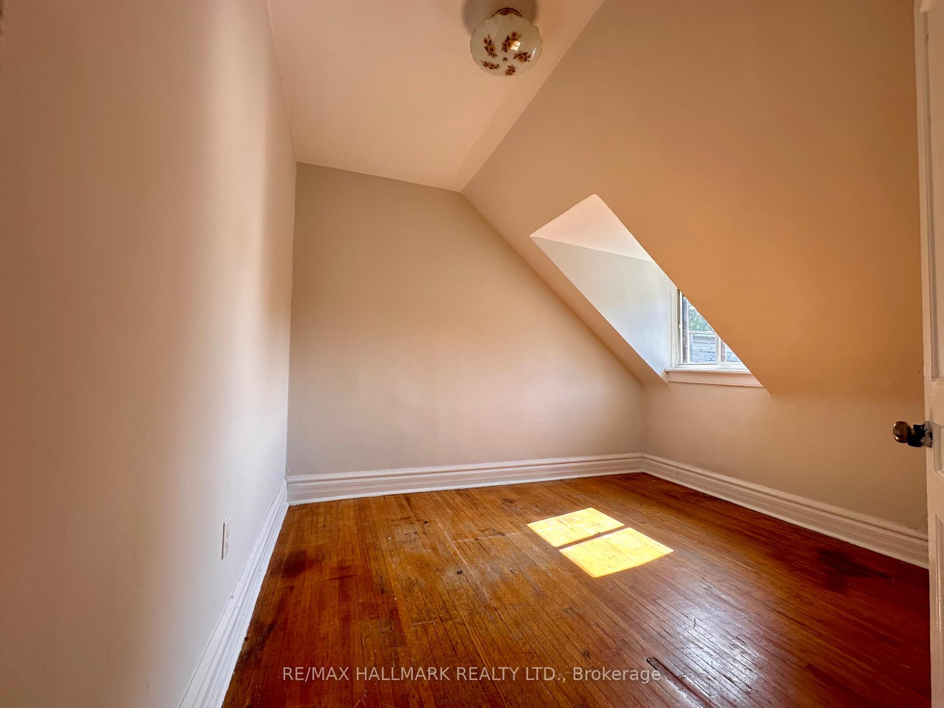 Photo 28 of 128 Brunswick Avenue, Toronto, University — HOMEH