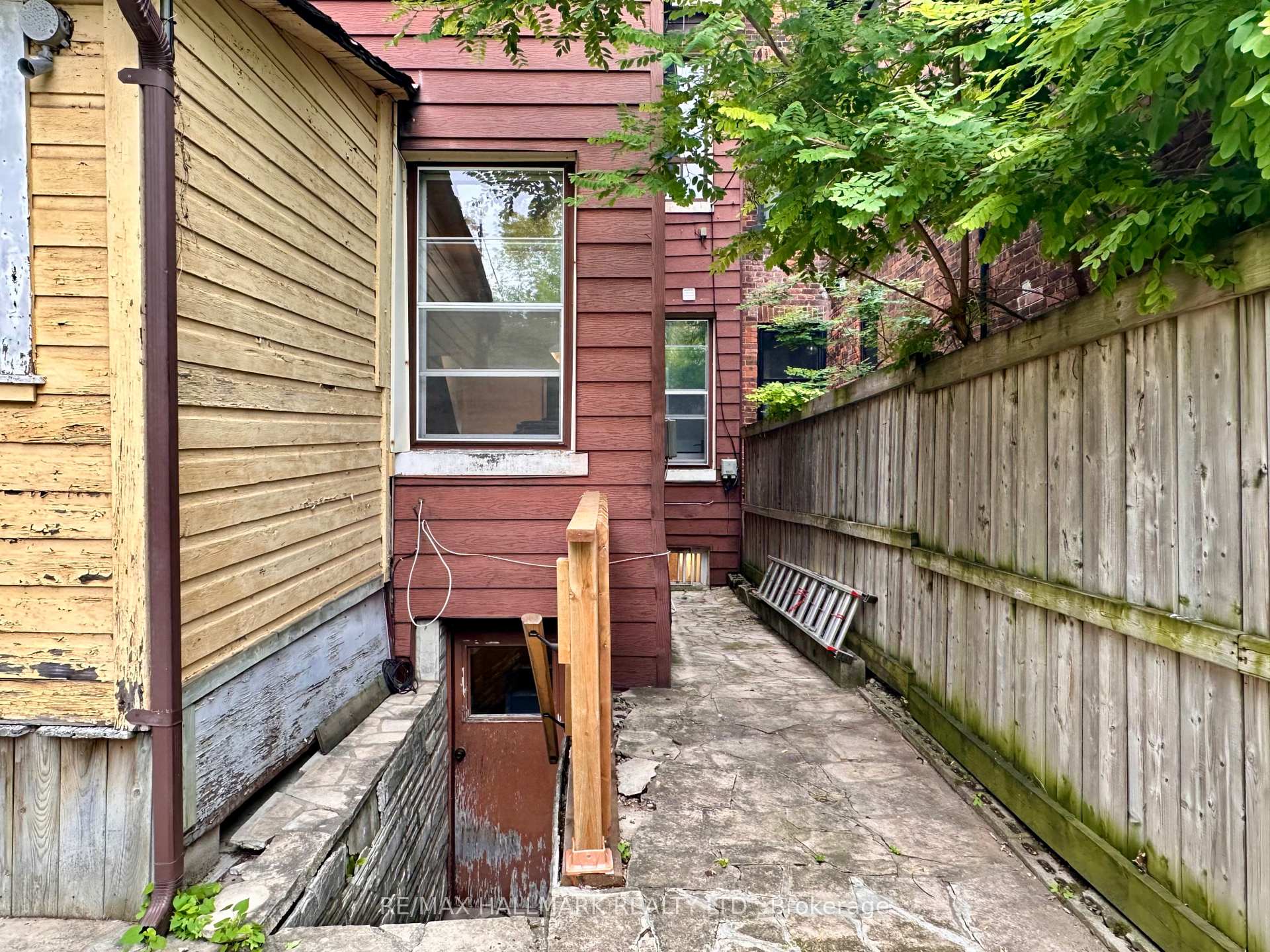 Photo 35 of 128 Brunswick Avenue, Toronto, University — HOMEH