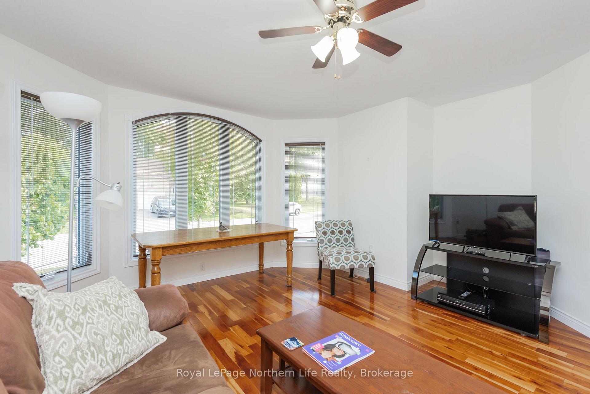 Photo 7 of 406 Pearce Street, North Bay, Airport — HOMEH