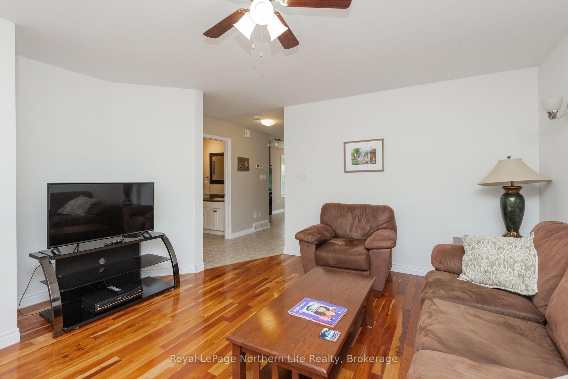Photo 8 of 406 Pearce Street, North Bay, Airport — HOMEH
