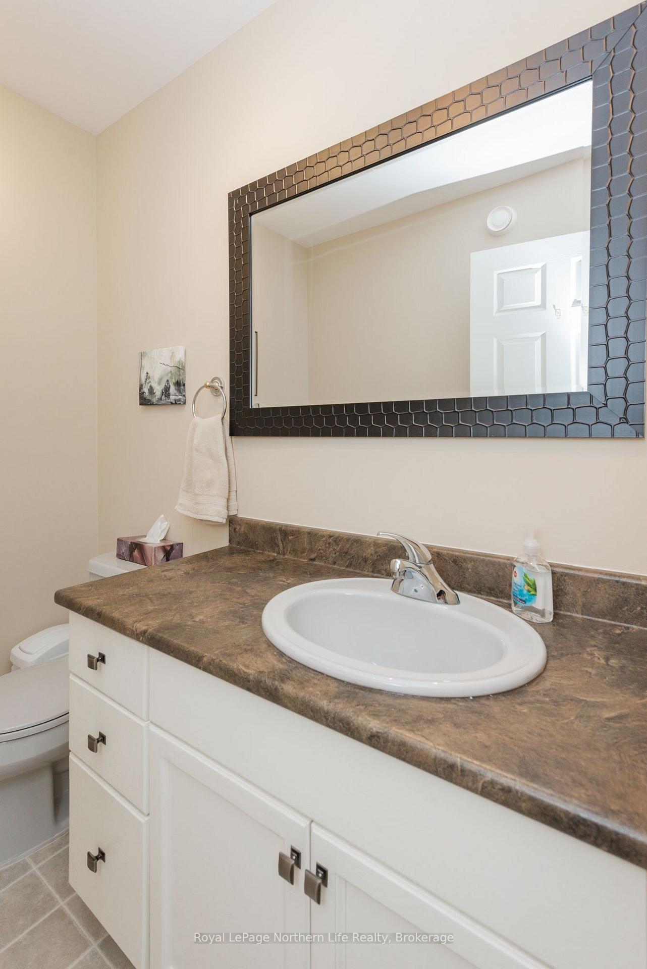 Photo 10 of 406 Pearce Street, North Bay, Airport — HOMEH